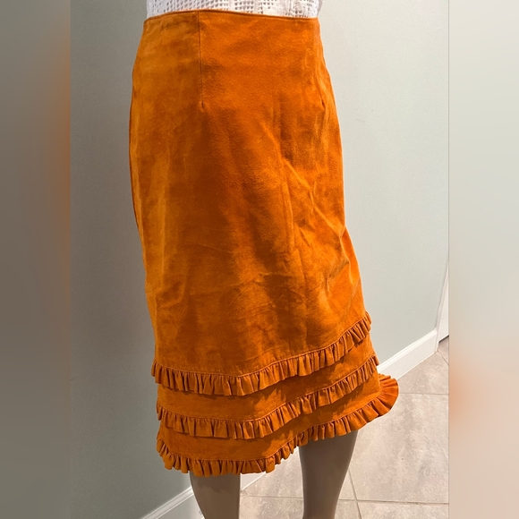 Vintage Wilson Maxima Suede Skirt With Ruffle Accents  Size 6 NWT - Picture 1 of 14